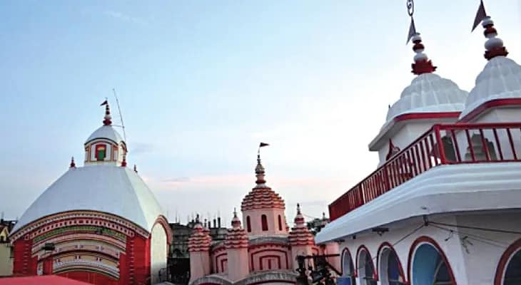তারাপীঠে মোবাইল পরিষেবা বিপর্যস্ত, নাজেহাল তীর্থযাত্রী থেকে ব্যবসায়ীরা