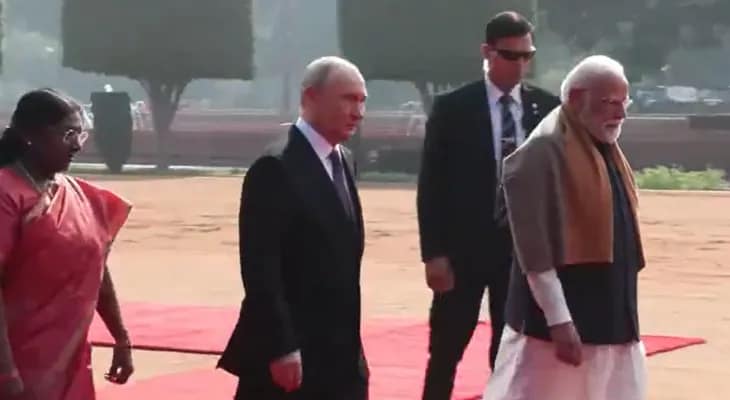 রাষ্ট্রপতি ভবনে পৌঁছলেন রাশিয়ার প্রেসিডেন্ট ভ্লাদিমির পুতিন