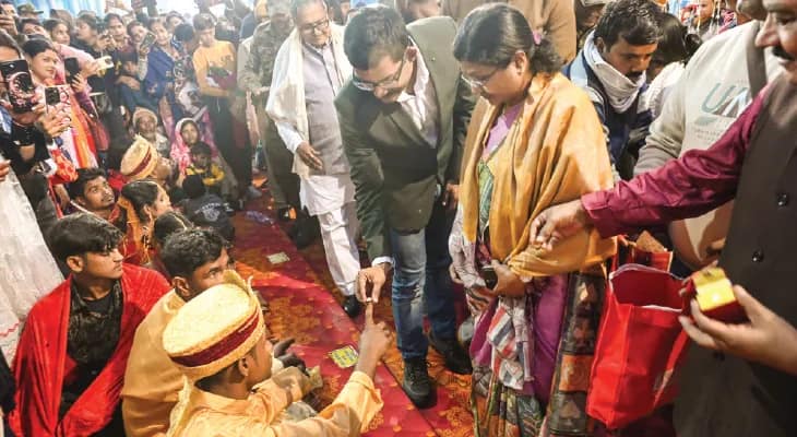 গণবিবাহের পাশাপাশি মোহনবাগান ও ইস্টবেঙ্গলের ডার্বি, সরগরম বর্ধমান
