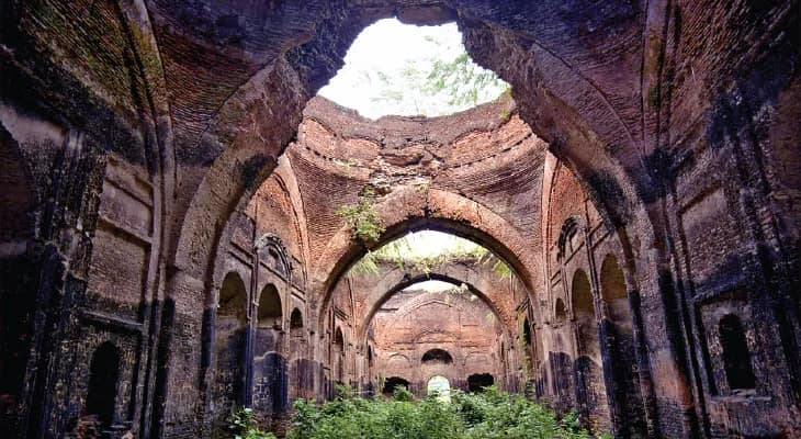 ধ্বংস হয়ে যাচ্ছে সরফরাজ খাঁ নির্মিত অসমাপ্ত ফৌতি মসজিদ