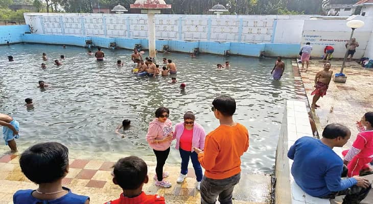 শীত পড়তেই বক্রেশ্বরে বাড়ছে ভিড় ৩ কোটি টাকায় উন্নয়নের উদ্যোগ