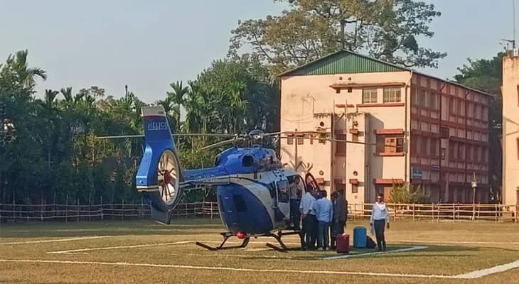 আগামী কাল, সোমবার কোচবিহারে যাচ্ছেন মুখ্যমন্ত্রী মমতা বন্দ্যোপাধ্যায়, তার আগে এবিএন শীল কলেজের মাঠে হেলিকপ্টারের ট্রায়াল রান চলছে