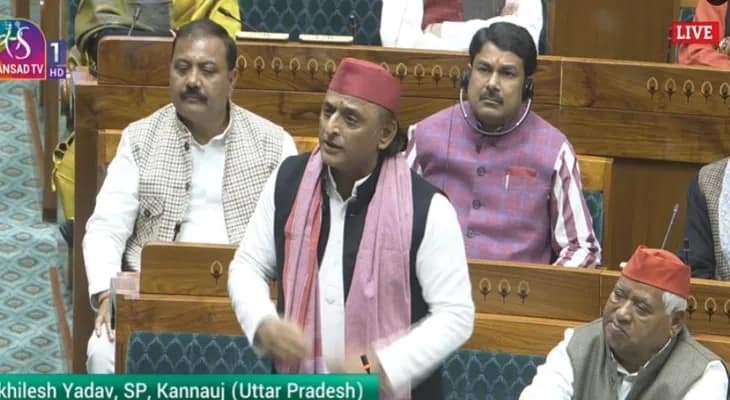 ইভিএম নিয়ে প্রচুর অভিযোগ রয়েছে, তাই ব্যালট পেপারে নির্বাচন হোক, বললেন সপা প্রধান অখিলেশ যাদব