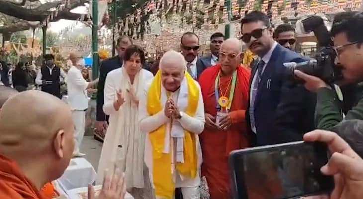 মহাবোধি মন্দিরে এলেন বিহারের রাজ্যপাল আরিফ মহম্মদ খান