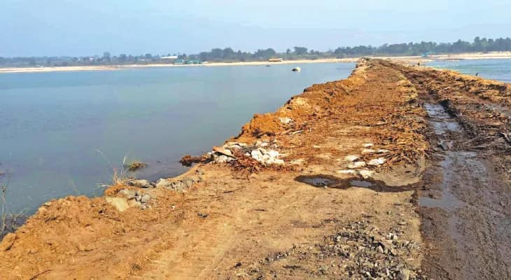 বালির কারবারে পাল্টে যাচ্ছে অজয়-দামোদরের গতিপথ, বিপর্যয়ের মুখে জলপ্রকল্প