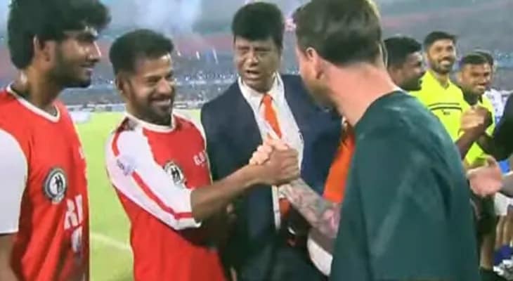 হায়দরাবাদে উপ্পল স্টেডিয়ামের মাঠে নামলেন লায়োনেল মেসি