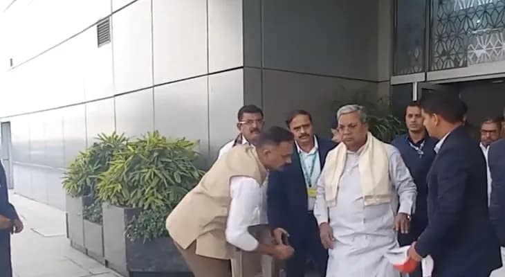 দিল্লিতে পৌঁছলেন কর্ণাটকের মুখ্যমন্ত্রী সিদ্ধারামাইয়া