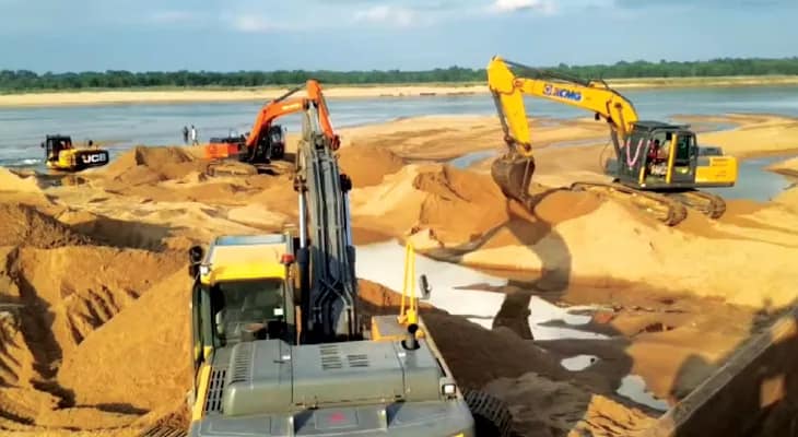 বালি পাচারে বাধা পেয়ে পুলিশকে মার পশ্চিম বর্ধমানের মাফিয়াদের