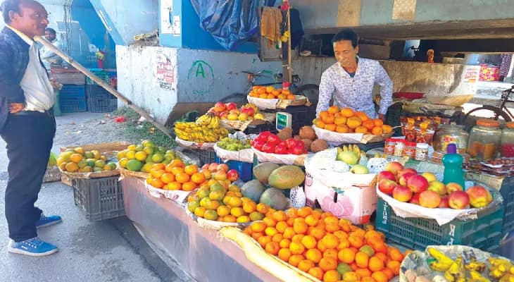 খামখেয়ালি আবহাওয়ার জের বক্সায় মার খাচ্ছে কমলালেবু চাষ