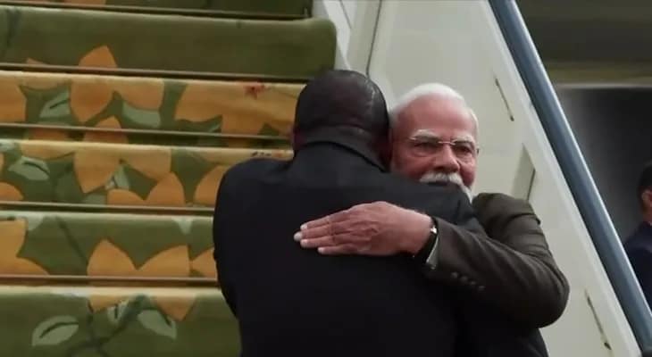 ইথিওপিয়ায় পৌঁছে প্রধানমন্ত্রী আবি আহমেদ আলির সঙ্গে দেখা করলেন ভারতের প্রধানমন্ত্রী নরেন্দ্র মোদি