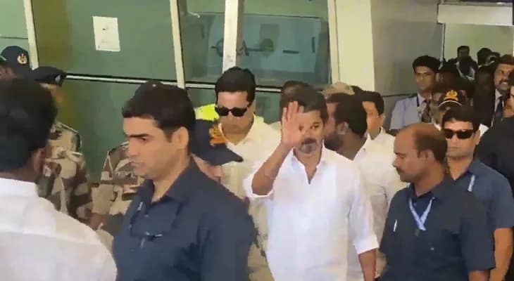 তামিলনাড়ুর কোয়েম্বাটুরে পৌঁছলেন টিভিকে প্রধান তথা অভিনেতা বিজয়