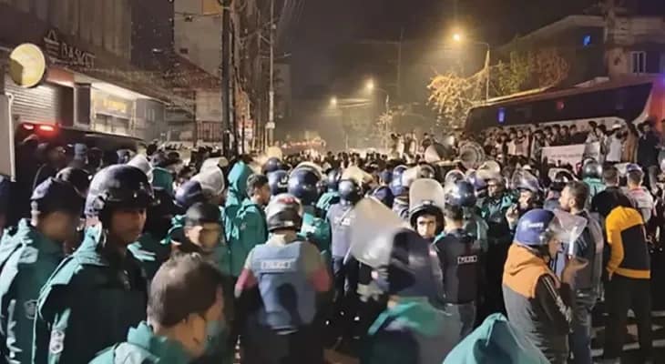 চট্টগ্রামে ভারতীয় সহকারী হাইকমিশনারের বাসভবনে হামলা, আটক ১২