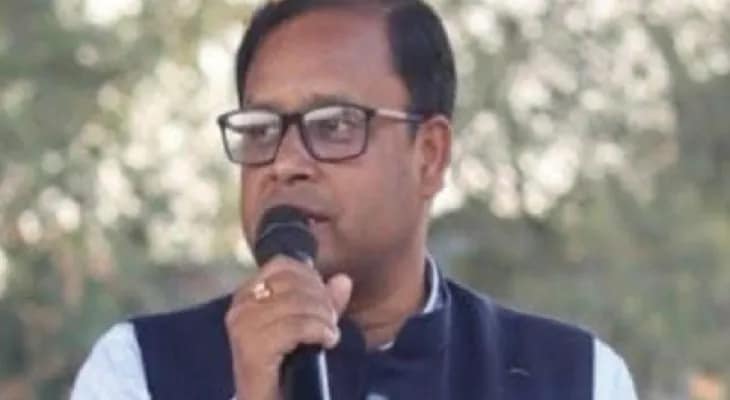 পুর চেয়ারম্যান অশোককে সরাতে অনাস্থা প্রস্তাব এনেও চুপ ‘বিদ্রোহীরা’
