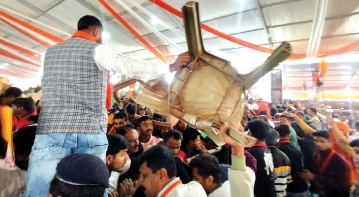 ভিড় কমে যাওয়ার আশঙ্কায় শেষমুহূর্তে মোদি না আসার ঘোষণা, হতাশ কর্মীরা