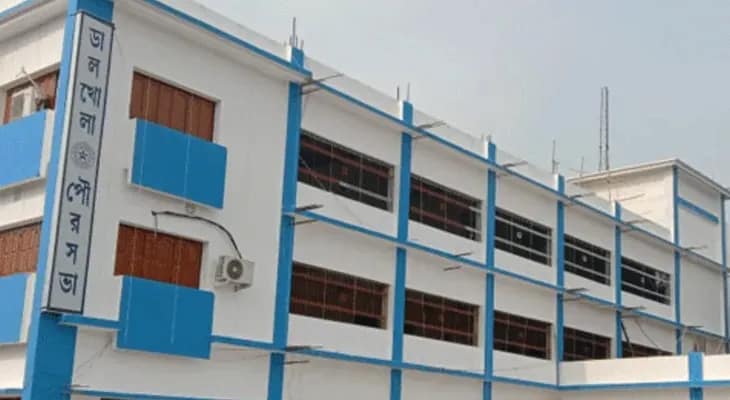 নভেম্বরের বেতন এখনও পাননি ডালখোলা পুরসভার কর্মীরা, আন্দোলনের হুঁশিয়ারি