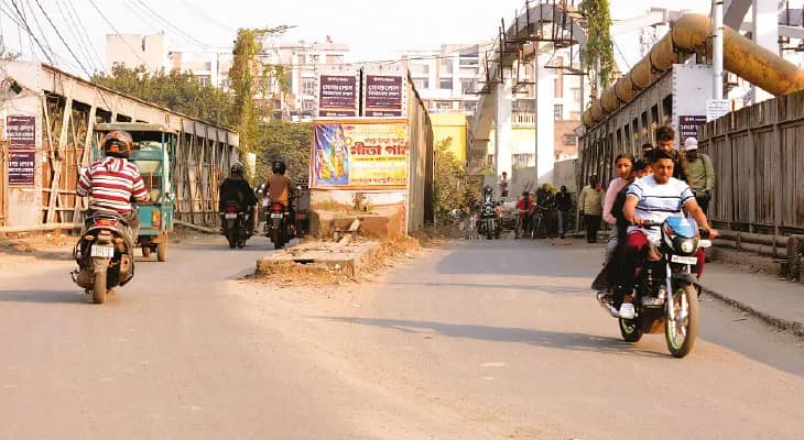৪ মাস বামুনগাছি ব্রিজে বন্ধ বাস, সালকিয়ার বাসিন্দাদের দুর্ভোগ চরমে