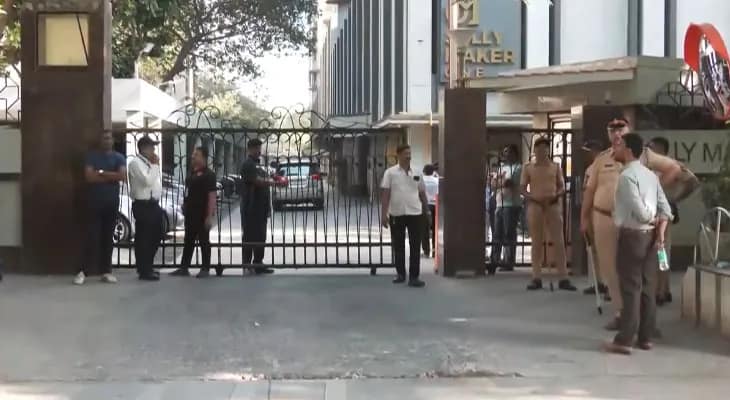মুম্বইতে বাংলাদেশের দূতাবাসের সামনে বাড়তি নিরাপত্তা, মোতায়েন প্রচুর পুলিশ কর্মী