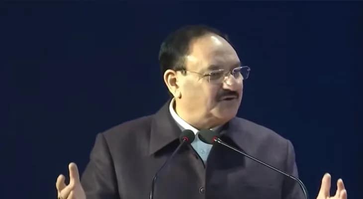 দিল্লিতে একটি অনুষ্ঠানে বক্তব্য রাখছেন কেন্দ্রীয় মন্ত্রী জে পি নাড্ডা