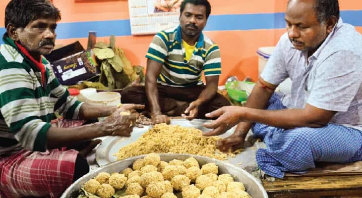 সিঙ্গাপুর-আমেরিকা-ওমান যাচ্ছে জয়নগরের মোয়া