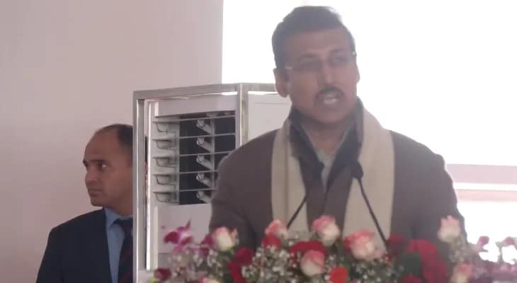 জয়পুরের সভায় বক্তব্য রাখছেন রাজ্যবর্ধন সিং রাঠোর