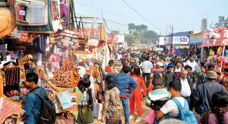 পর্যটকদের ক্ষোভের জেরে পৌষমেলার স্পেশাল ট্রেন ঘোষণা করতে হল রেলকে
