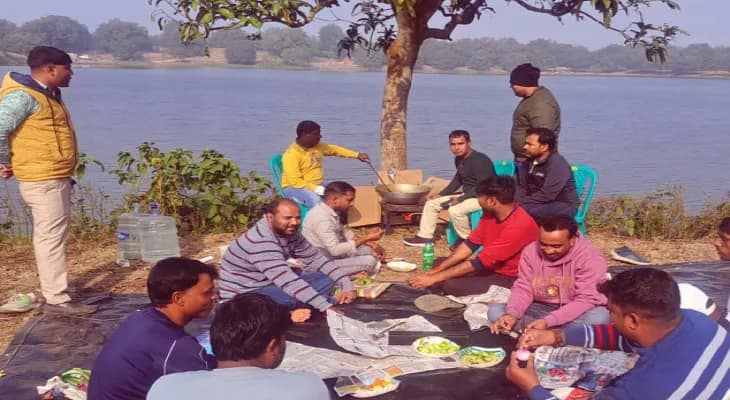 পিকনিকের মরশুমে মাছ-মাংসের দামে আগুন, বিপাকে আয়োজকরা