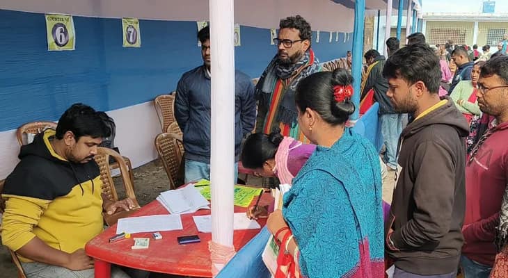 বারাসত ১ নম্বর ব্লকের ছোট জাগুলিয়া আইটিআই কলেজে চলছে এসআইআরের শুনানি