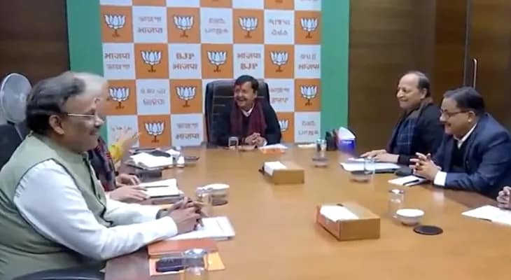 দিল্লিতে বিজেপির সদর দপ্তরে দলীয় সাধারণ সম্পাদকদের সঙ্গে বৈঠকে সর্বভারতীয় কার্যনিবাহী সভাপতি নীতীন নবীন