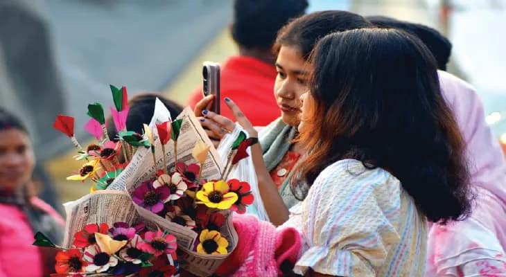 রকমারি খাবার থেকে কারুকার্য পোশাকের স্টলে ভালো বিক্রি