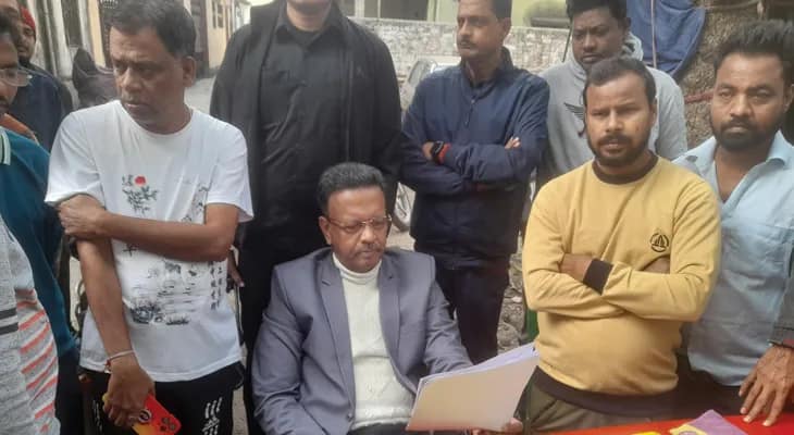 চেতলা গার্লস স্কুলে এসআইআর সংক্রান্ত হেল্প ডেস্কে গেলেন মেয়র ফিরহাদ হাকিম