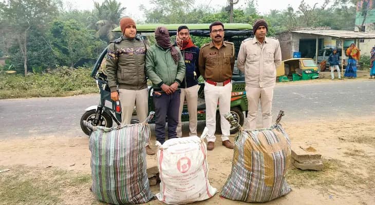 বাংলাদেশে নিষিদ্ধ কাশির সিরাপের চাহিদা তুঙ্গে, সীমান্ত লাগোয়া বিভিন্ন বাড়ি এখন ছোট ছোট ‘স্টক পয়েন্ট’