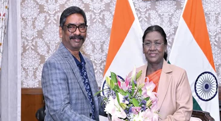 রাঁচিতে রাষ্ট্রপতি দ্রৌপদী মুর্মুর সঙ্গে দেখা করলেন ঝাড়খণ্ডের মুখ্যমন্ত্রী হেমন্ত সোরেন