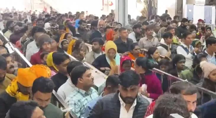 রাজস্থানের সিকরে খাটু শ্যাম জি মন্দিরে দর্শনার্থীদের ব্যাপক ভিড়