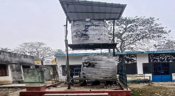 আর্সেনিকের ভয়ে কাঁটা হোগলবেড়িয়া সজলধারা বিকলে ক্ষোভ বাড়ছে