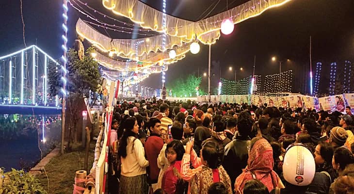 শীতলতম দিন সাক্ষী রেখেই বর্ষবরণ শহরের
