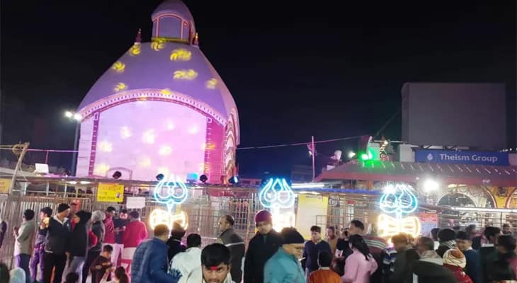 বর্ষবরণে পিকনিকে মাতোয়ারা জেলা  তারাপীঠে পুজো দিতে পুণ্যার্থীর ঢল