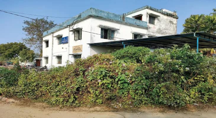 এক দশক আগে তৈরি ডোমকলের ২টি কৃষকবাজারই বেহাল, ক্ষোভ