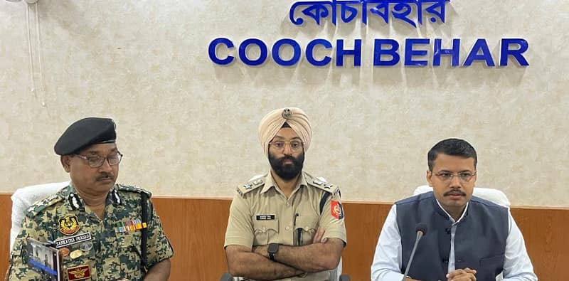 কোচবিহারে সাংবাদিক বৈঠকে জেলা শাসক জিতিন যাদব, পুলিশ সুপার যশপ্রীত সিং