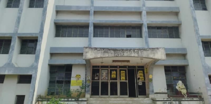 আরামবাগ: নতুন সরকারের কাছে রবীন্দ্রভবন সংস্কারের দাবি স্থানীয় মানুষজনের