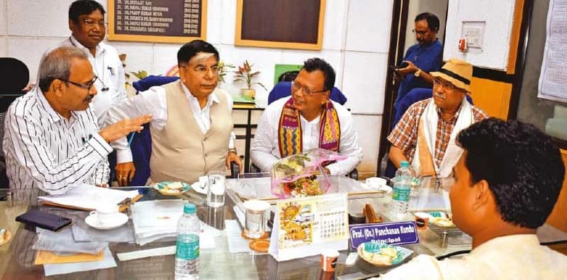 বাঁকুড়া মেডিকেল সহ অন্যান্য  হাসপাতালে এবার বাড়বে বেড, জানালেন মন্ত্রী ক্ষুদিরাম টুডু, দালালচক্র চালালে সোজা শ্রীঘরে