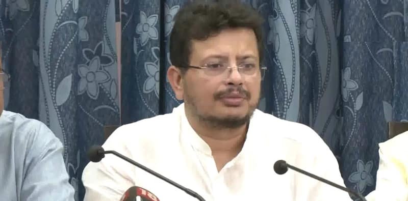 তৃণমূলকে খোঁচা তাপস, ঋতব্রতর
