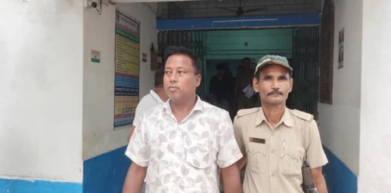টাকা আত্মসাতের অভিযোগে পঞ্চায়েত সদস্যের ভাই গ্রেপ্তার