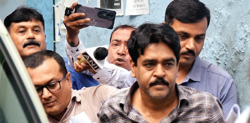 গ্রেপ্তারি এড়াতে একাধিক ভেড়িতে গা-ঢাকা দিয়ে থাকছিলেন শওকত