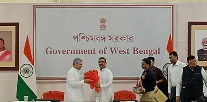 নবান্নে রেলমন্ত্রীর সঙ্গে বৈঠকে মুখ্যমন্ত্রী