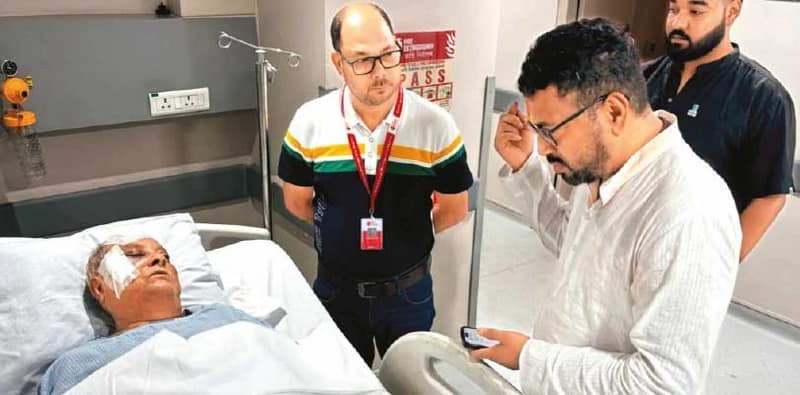 ‘গুরু’কে দেখতে হাসপাতালে শংকর, অশোকের সঙ্গে ফোনে কথা মুখ্যমন্ত্রীর, শুভেন্দু অধিকারীকে পালটা শুভেচ্ছা বর্ষীয়ান বামনেতার
