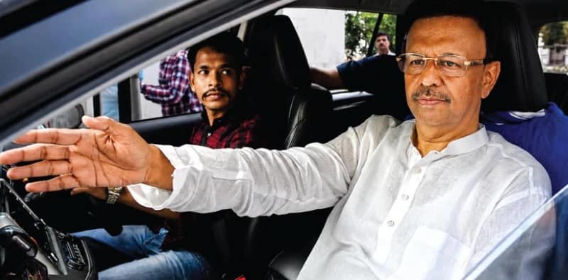 কলকাতা পুরসভা ভেঙে দিল সরকার, কমিশনারই প্রশাসক, কাউন্সিলার নেই, নাগরিক শংসাপত্র নিয়ে সংশয়