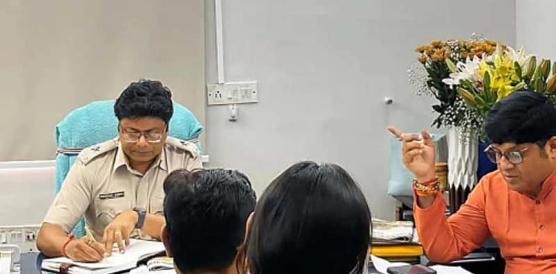তৃণমূল নেতার জামিনের প্রতিবাদে আইসির ঘরে বিজেপির অবস্থান