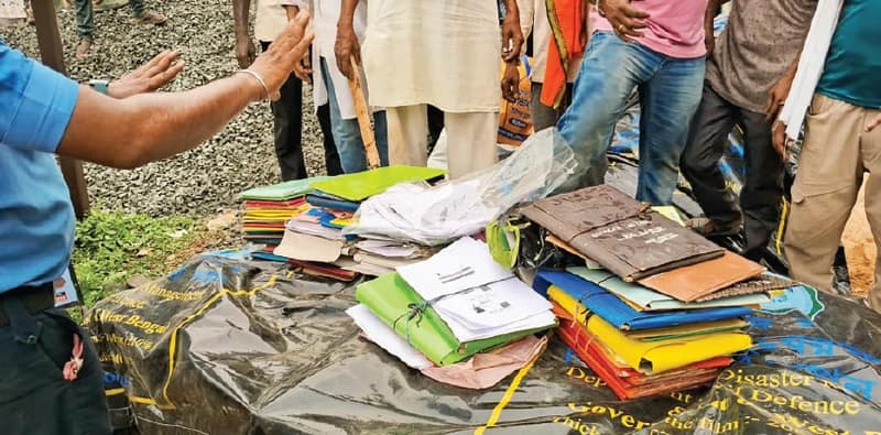 চন্দ্রনাথের কার্যালয় থেকে উদ্ধার বিপুল ত্রাণসামগ্রী, বিক্ষোভ বিজেপির