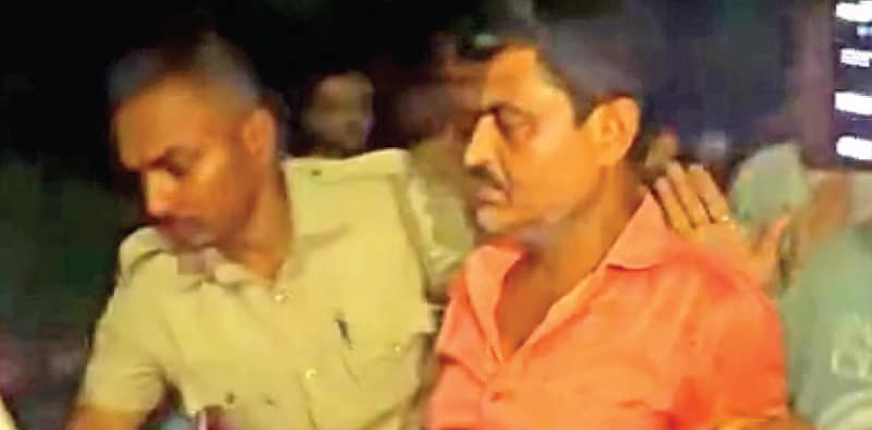 প্রতিবন্ধী বৃদ্ধকে ‘লক্ষ্মী’ সাজিয়ে টাকা গায়েব! তৃণমূল নেতার বাড়িতে ডিম-বৃষ্টি