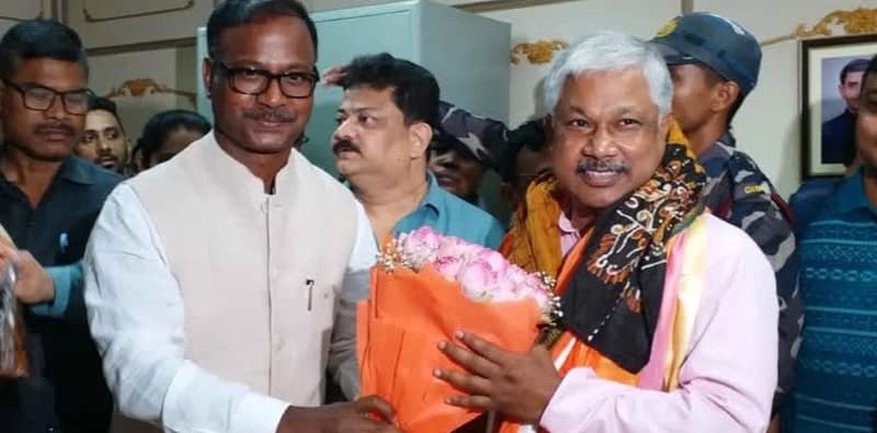 সবচেয়ে সহজ দপ্তরই পেয়েছি, মন্তব্য স্কুলশিক্ষামন্ত্রী দীপকের
